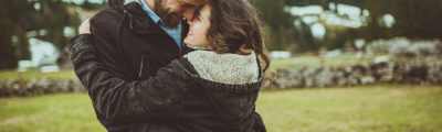 Heiratsantrag richtig machen: So gelingt er garantiert